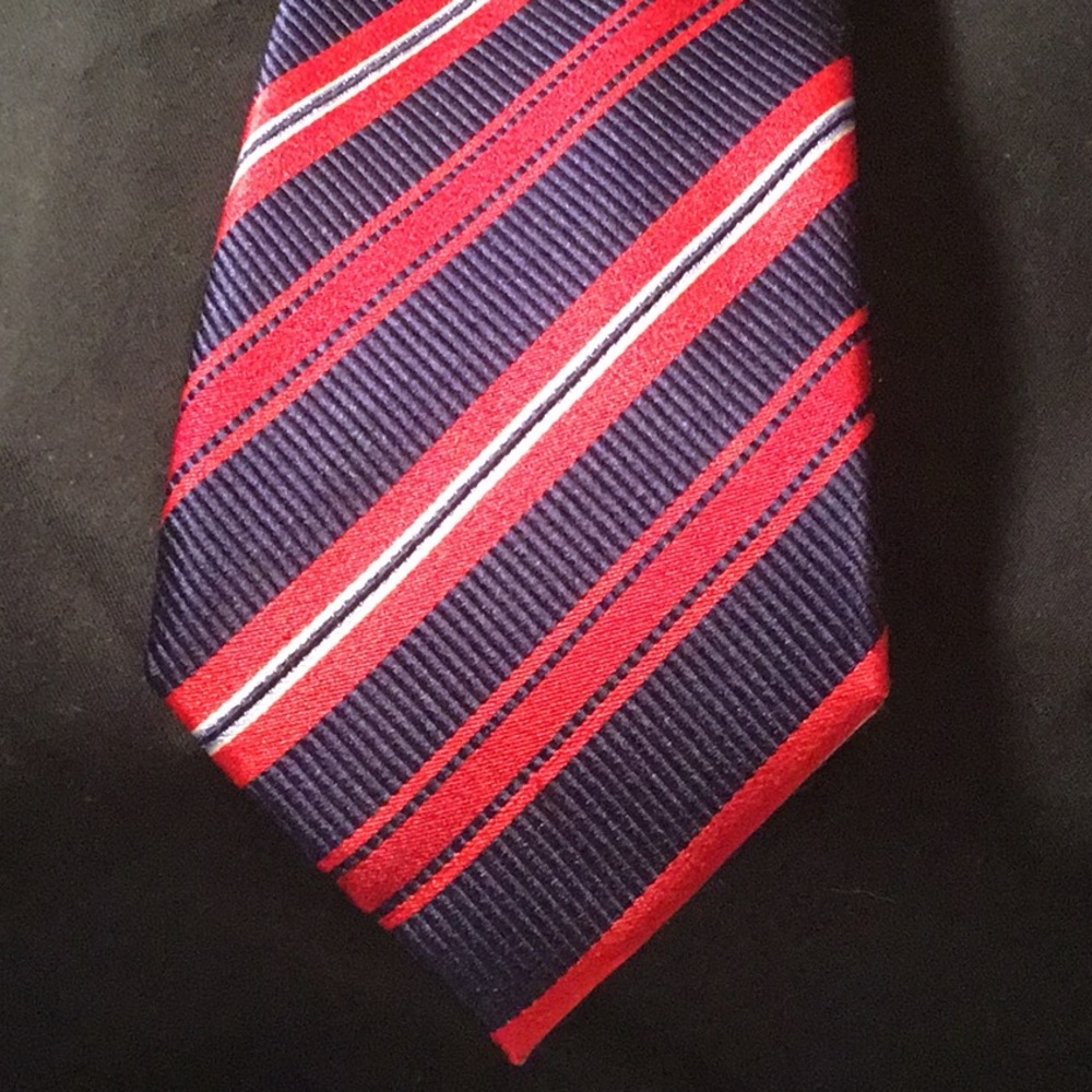 COUNTESS MARA 100% SILK TIE